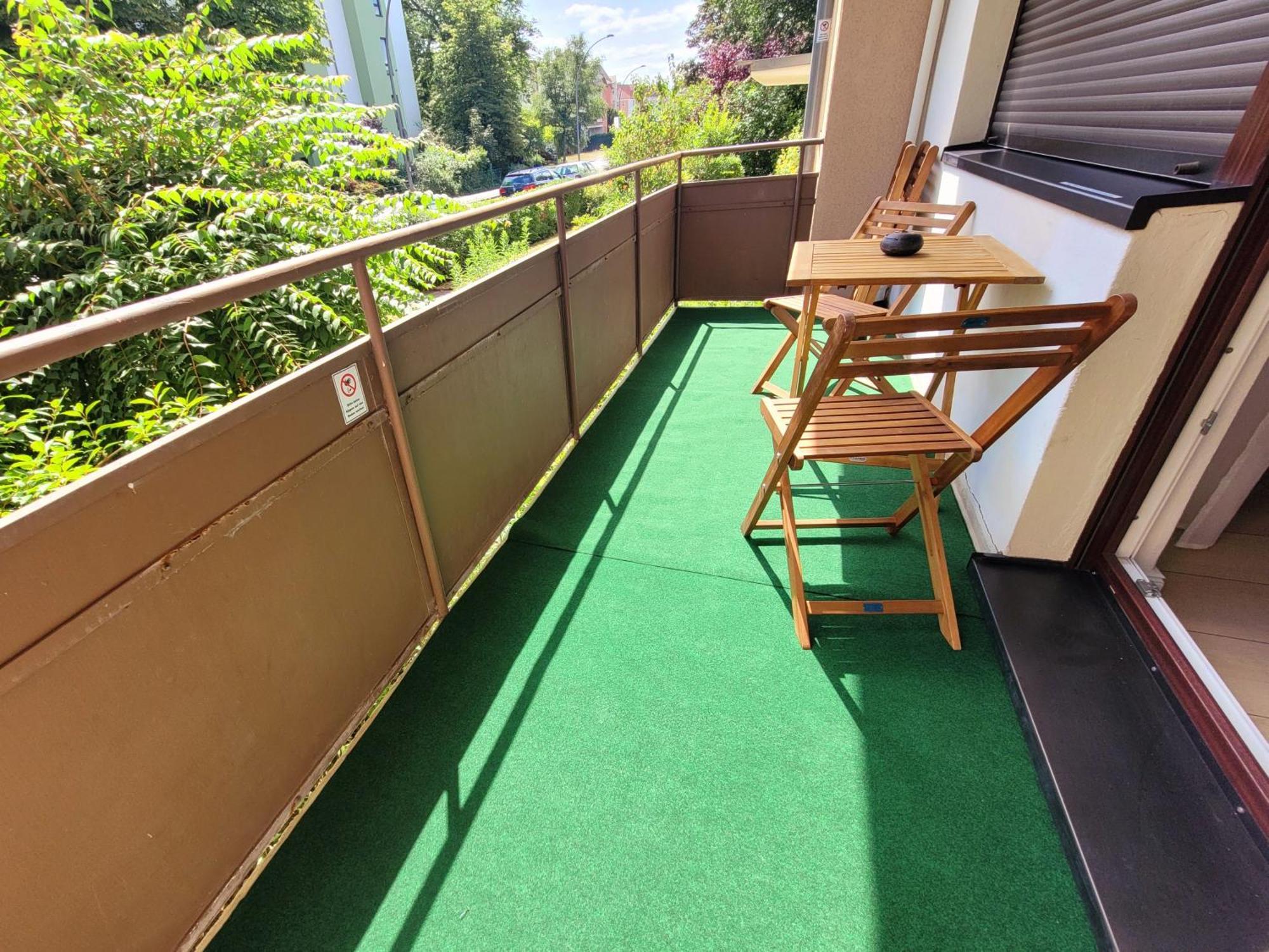 Duplex Apartment Ullstein- 4 Bedrooms, 2 Bathrooms, Living Room, 2 Parking Spaces, Boxspringbeds, Family & Business Apartment! Berlin Bagian luar foto