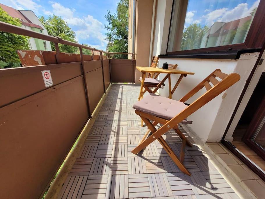 Duplex Apartment Ullstein- 4 Bedrooms, 2 Bathrooms, Living Room, 2 Parking Spaces, Boxspringbeds, Family & Business Apartment! Berlin Bagian luar foto