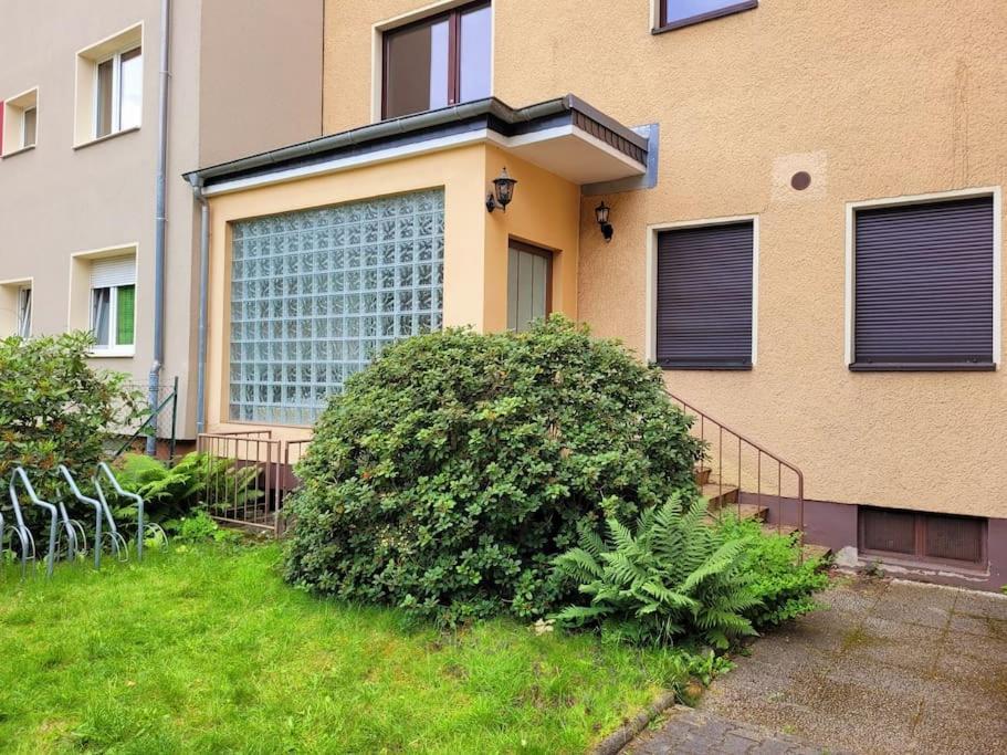 Duplex Apartment Ullstein- 4 Bedrooms, 2 Bathrooms, Living Room, 2 Parking Spaces, Boxspringbeds, Family & Business Apartment! Berlin Bagian luar foto