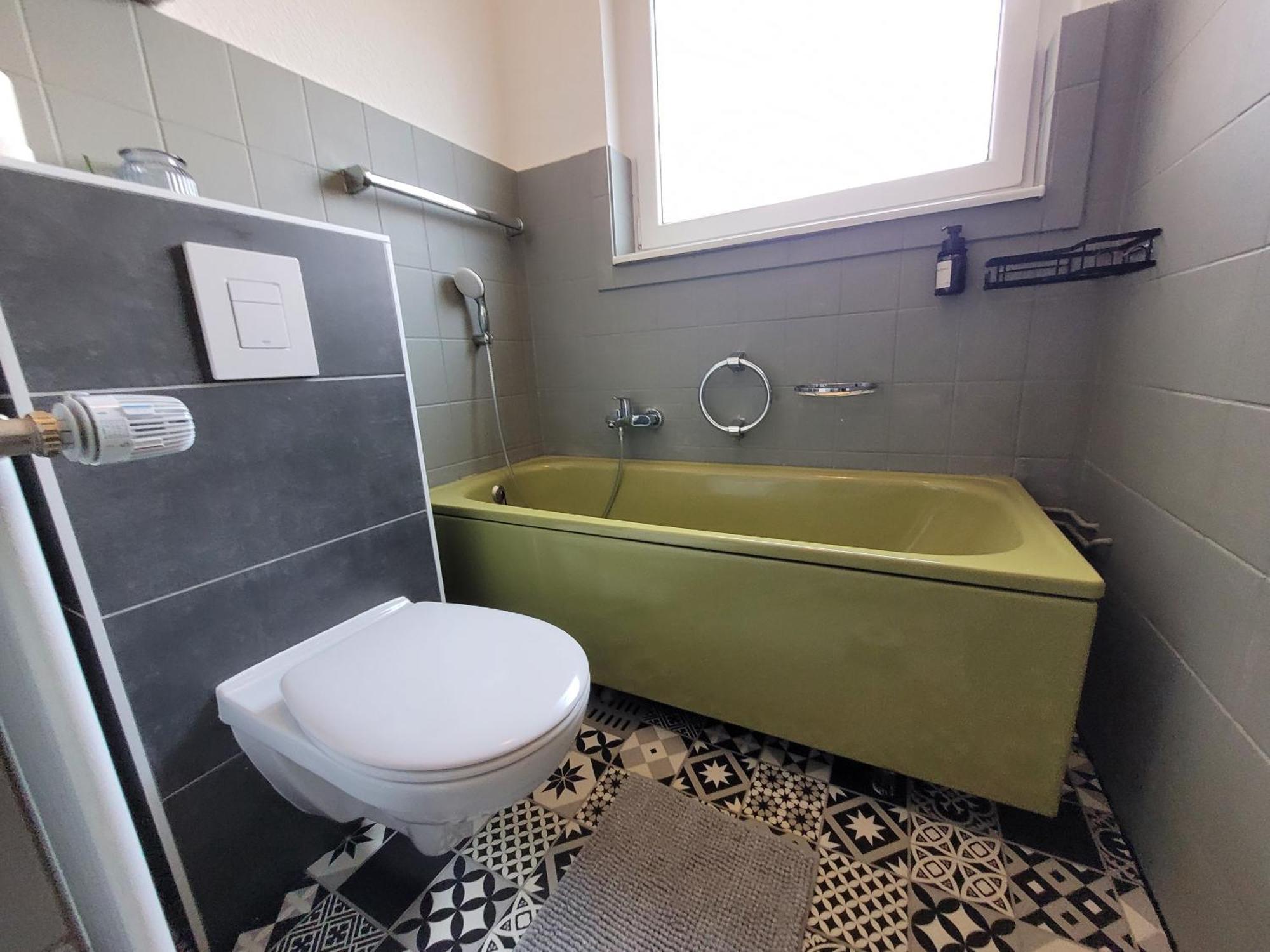 Duplex Apartment Ullstein- 4 Bedrooms, 2 Bathrooms, Living Room, 2 Parking Spaces, Boxspringbeds, Family & Business Apartment! Berlin Bagian luar foto