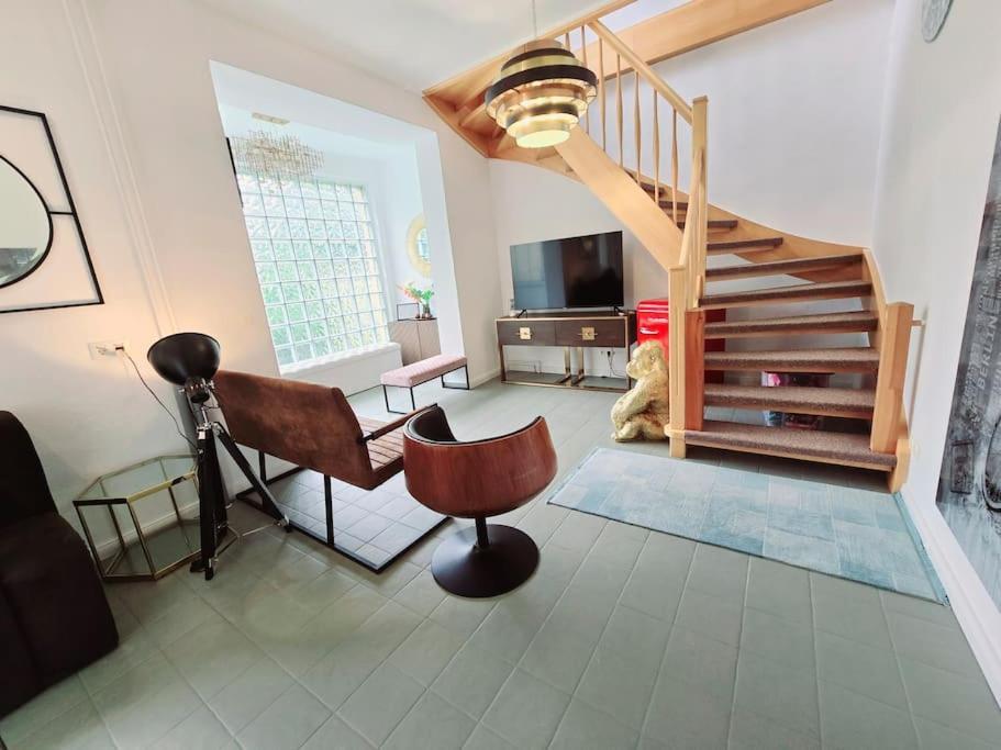 Duplex Apartment Ullstein- 4 Bedrooms, 2 Bathrooms, Living Room, 2 Parking Spaces, Boxspringbeds, Family & Business Apartment! Berlin Bagian luar foto