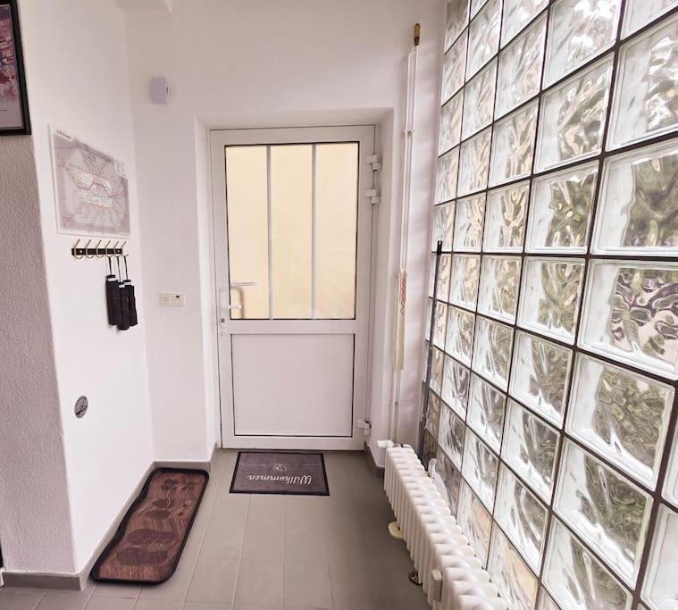 Duplex Apartment Ullstein- 4 Bedrooms, 2 Bathrooms, Living Room, 2 Parking Spaces, Boxspringbeds, Family & Business Apartment! Berlin Bagian luar foto