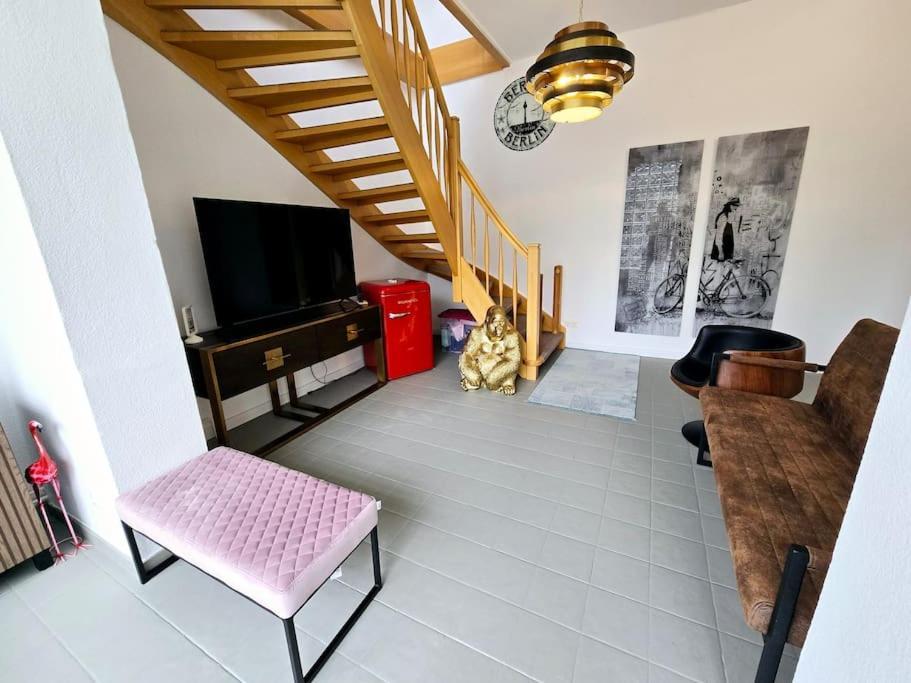 Duplex Apartment Ullstein- 4 Bedrooms, 2 Bathrooms, Living Room, 2 Parking Spaces, Boxspringbeds, Family & Business Apartment! Berlin Bagian luar foto